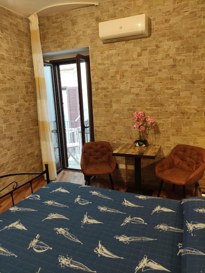 Uria Rooms & Suite B&B В'єсте Екстер'єр фото