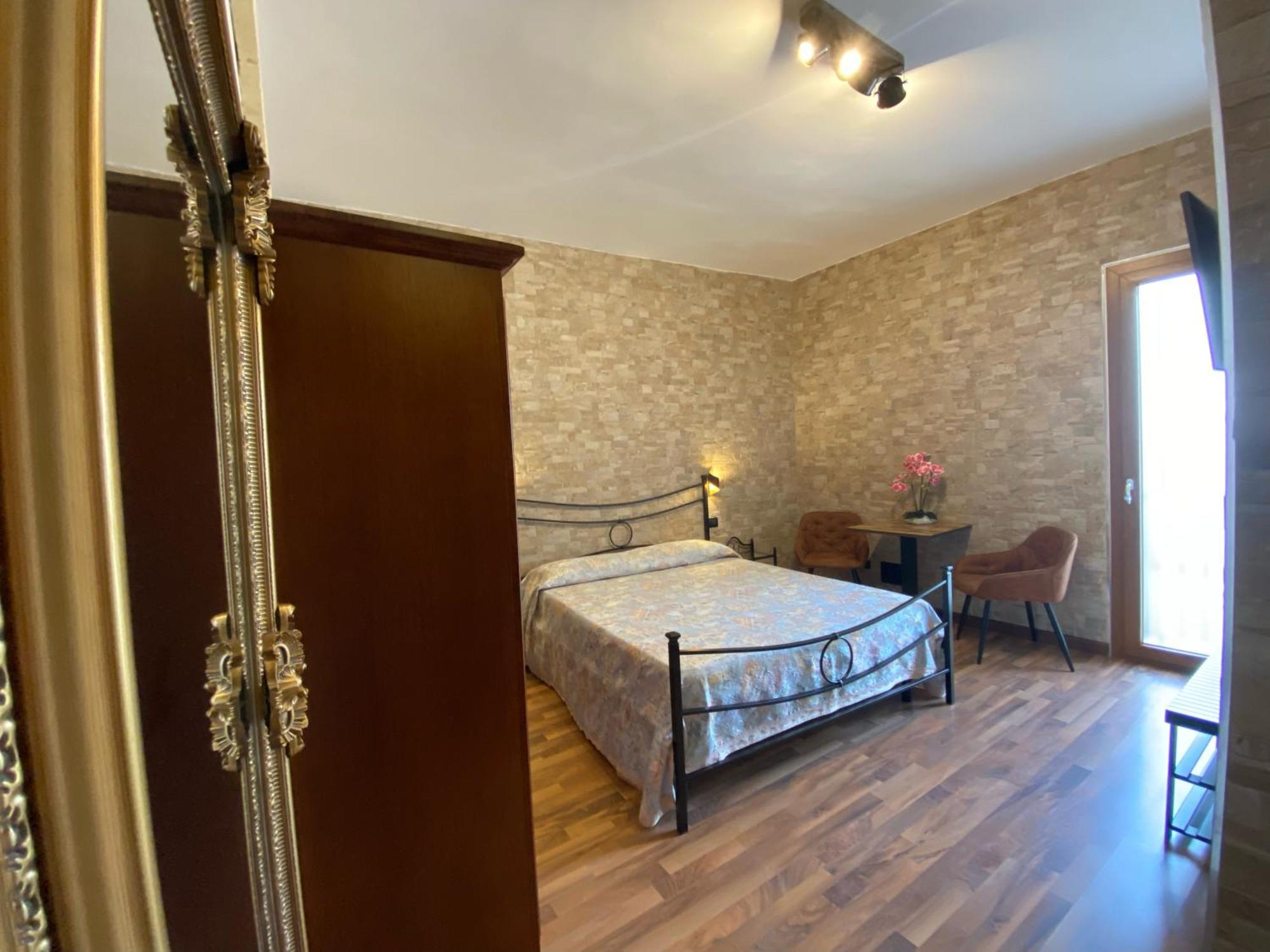 Uria Rooms & Suite B&B В'єсте Екстер'єр фото