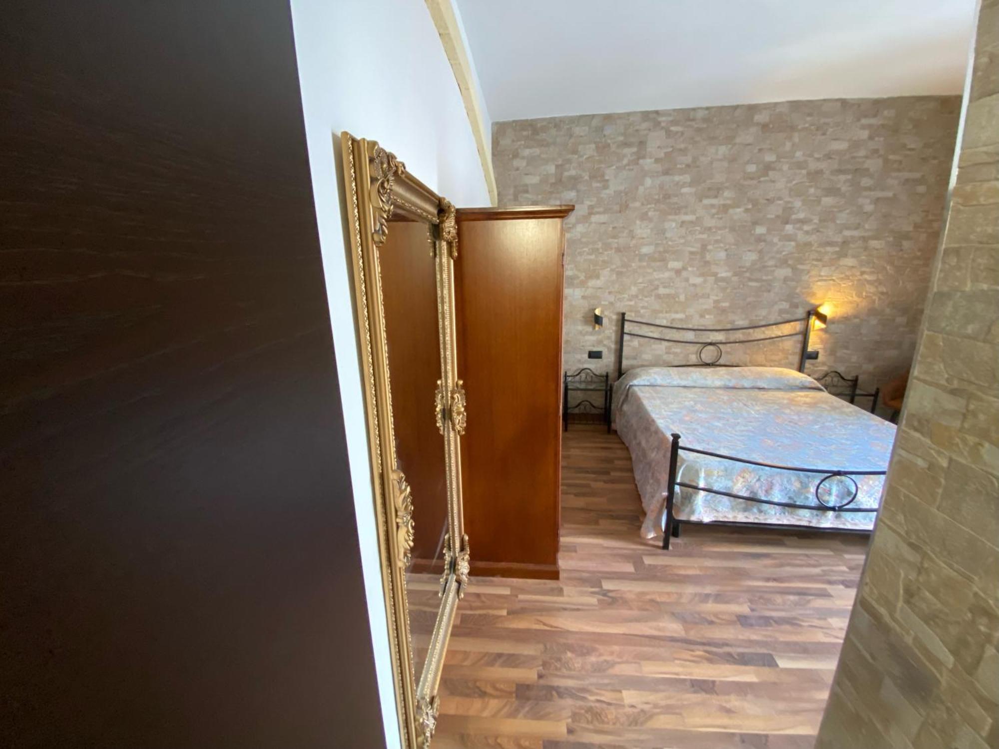 Uria Rooms & Suite B&B В'єсте Екстер'єр фото